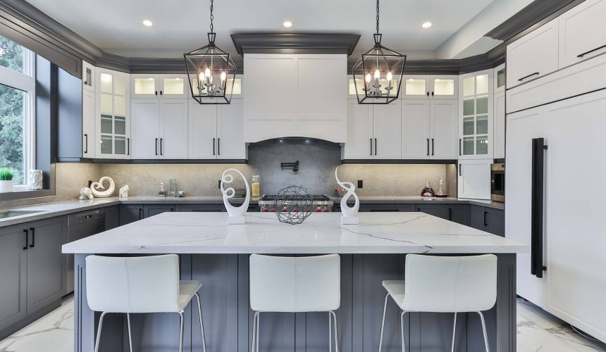 white shaker style cabinet