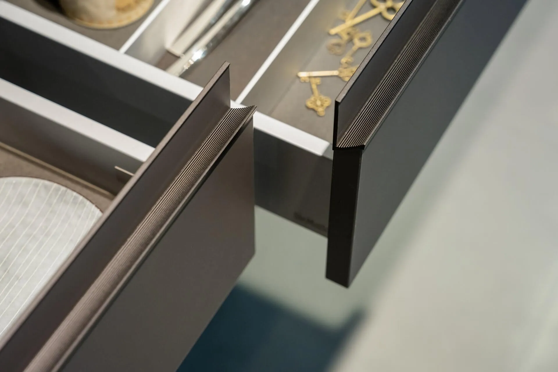 Long-lasting hardware for project use