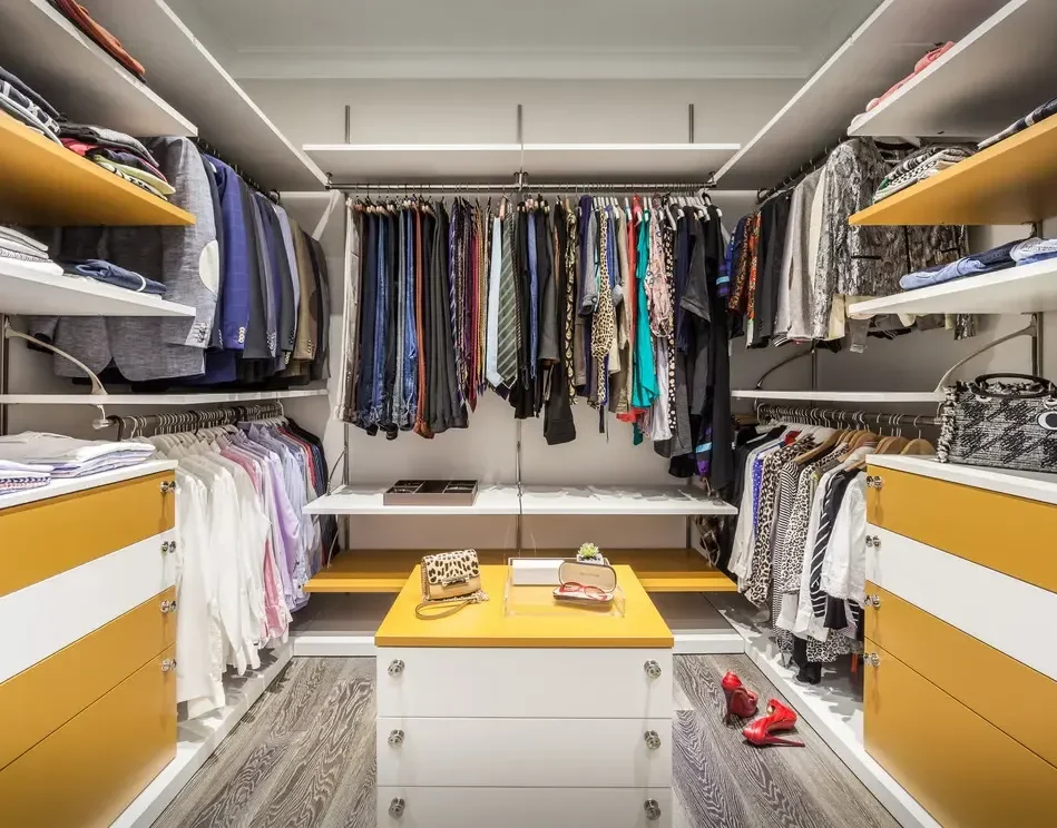 u shaped walk in closets